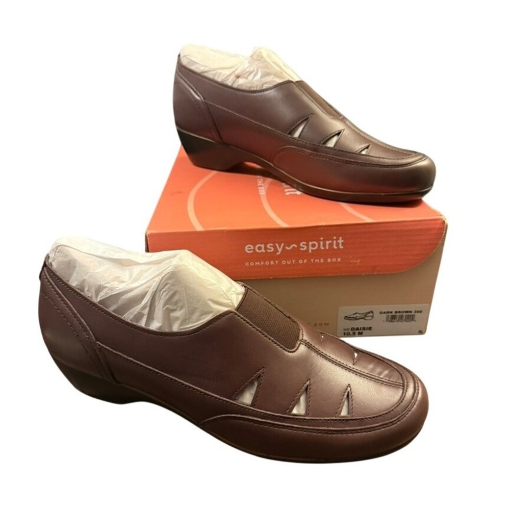 New/ Box Easy Spirit Daisie Women 10.5 M Dark Brown Leather Cutout Slip On Flats
